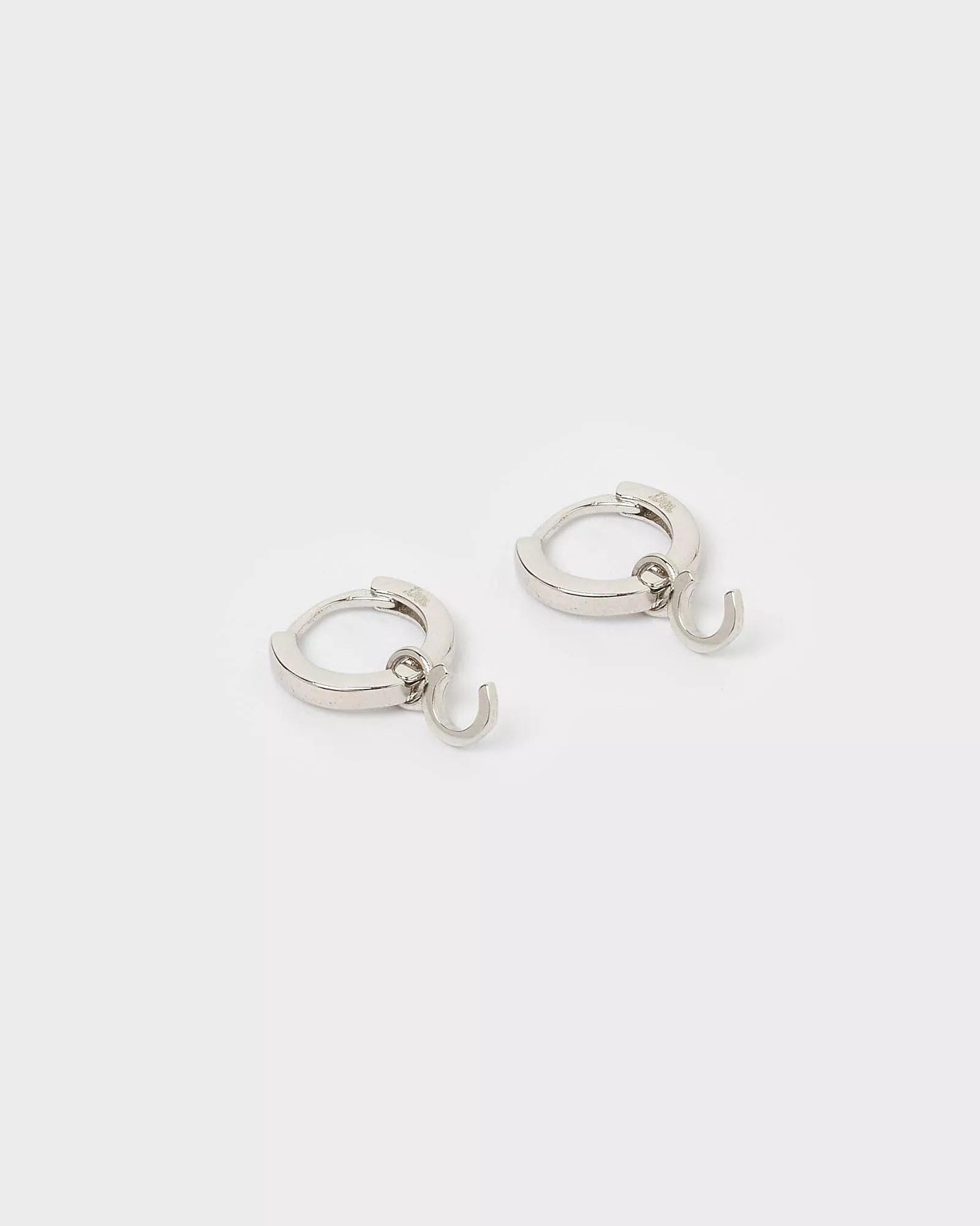 Izoa Alphabet Letter C Huggie Earrings Silver