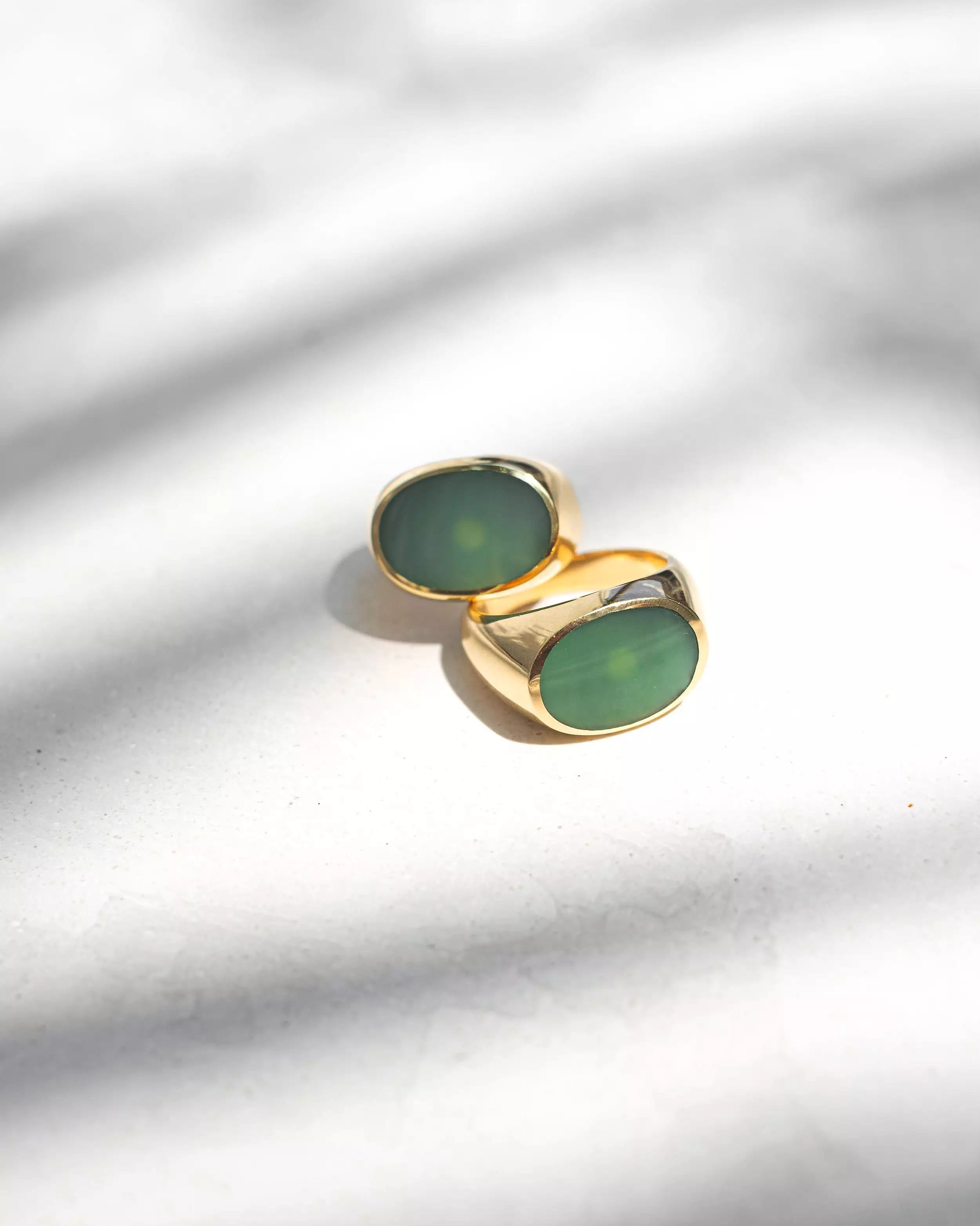 JADE SIGNET RING / Golden ring