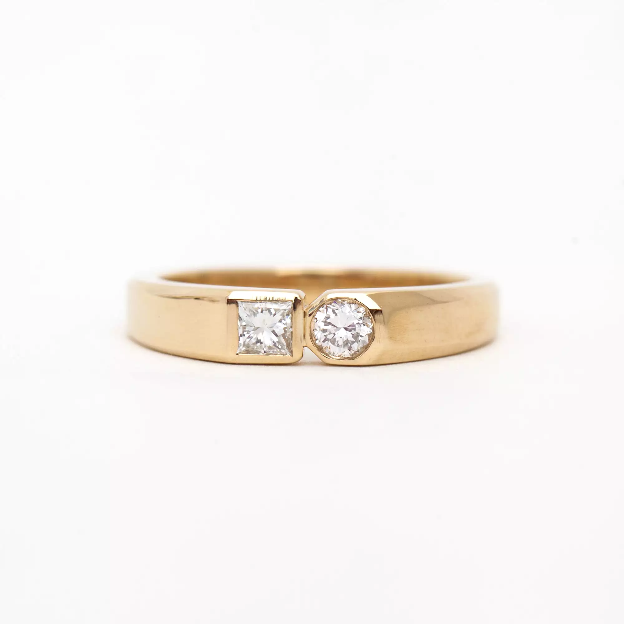 Princess Cut Diamond Dyad Signet Ring